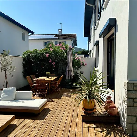 Апартаменты Luxueux T4 Jacuzzi Proche D'anglet Англе